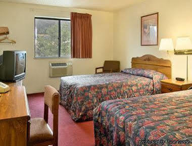 ซูเปอร์ 8 บาย วินด์แฮม บัตเลอร์ Hotel บัทเลอร์ ภายนอก รูปภาพ